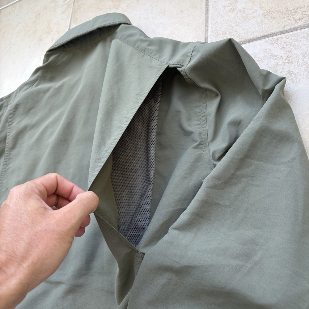 LL Bean Shirt Mens Medium Green Button Down Insect Repel Fishing Vented Roll Tab - Picture 7 of 10